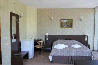 Гостиница Хоста Хоста КОМФОРТ УЛУЧШЕННЫЙ ДВУХМЕСТНЫЙ-1